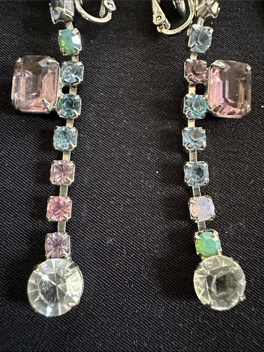 Rhinestone EUC dangle clip on earrings. Lovely faceted, pastel colored stones - Picture 4 of 5